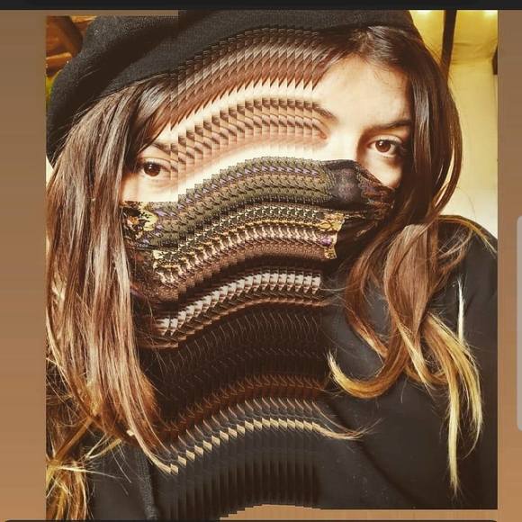 Meet your Posher, Fia - Picture 1 of 1